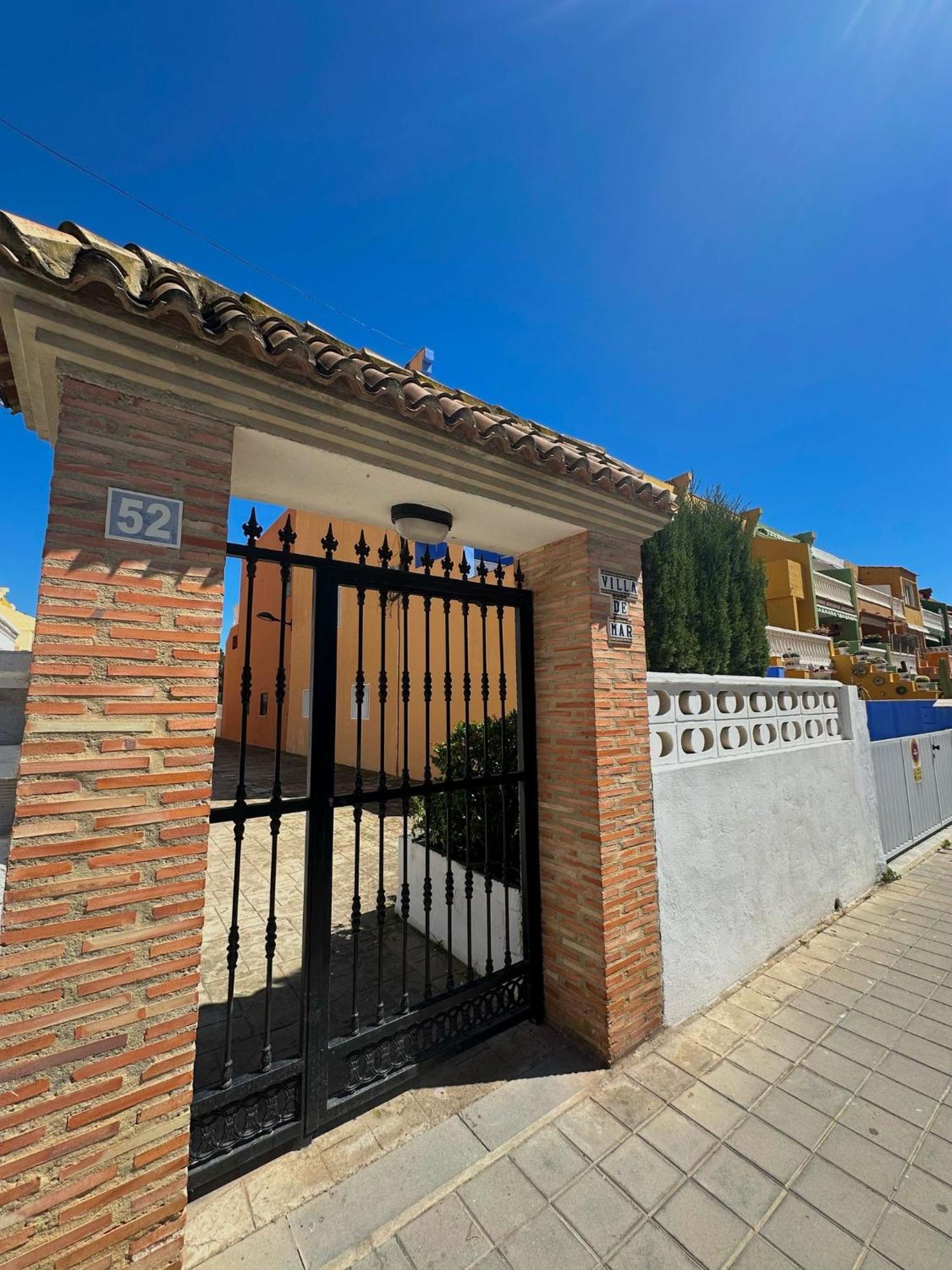 Apartamento Barbacoa, Piscina Y Playa Puebla de Farnals Exterior photo